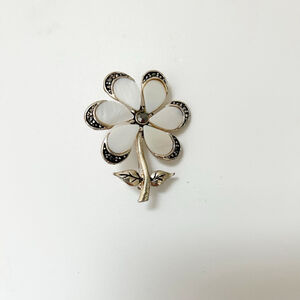 Vintage Silver Toned Shell Flower Stemmed Brooch
